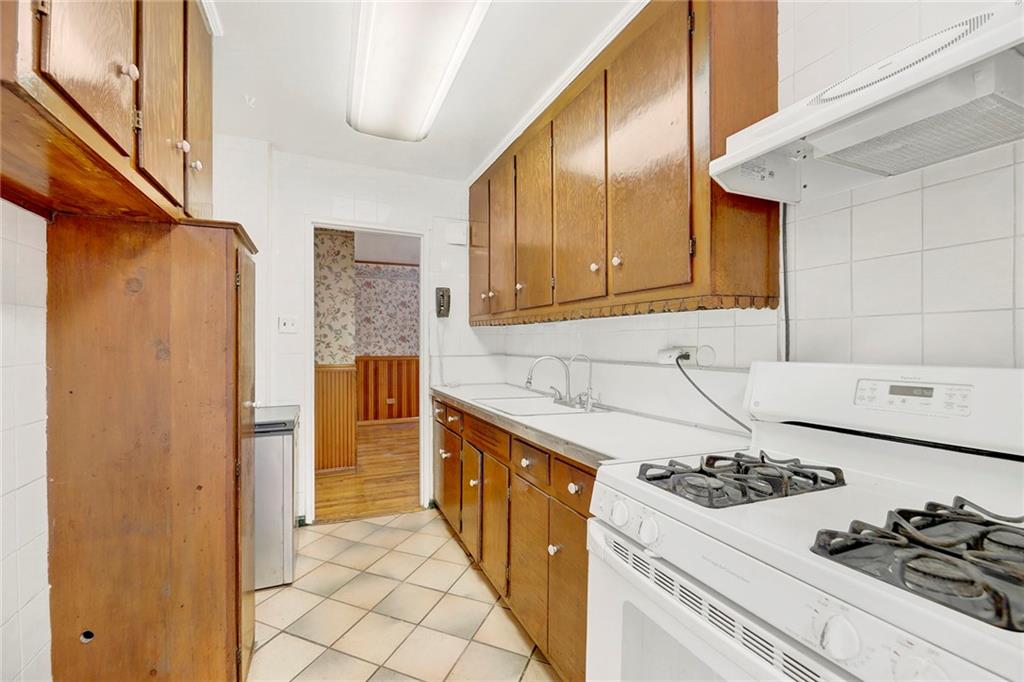 711 Montauk Court 1J, Brooklyn, New York, 11235 image 10