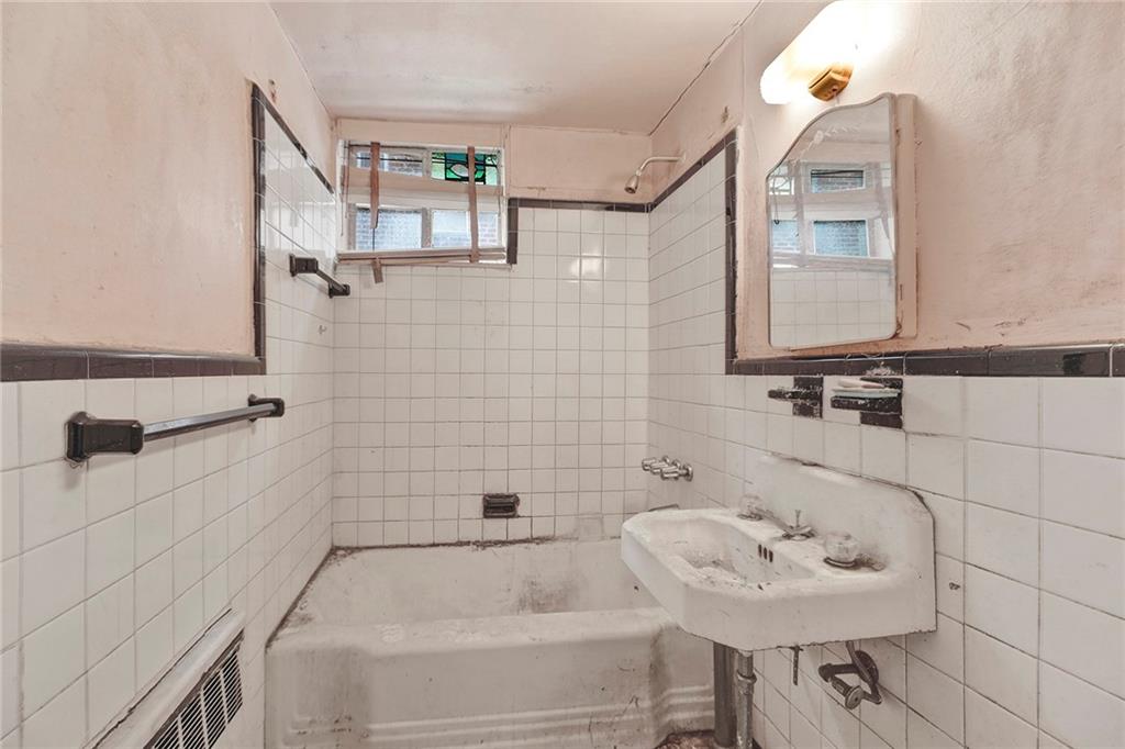 1701 Gerritsen Avenue, Brooklyn, New York, 11229 image 24