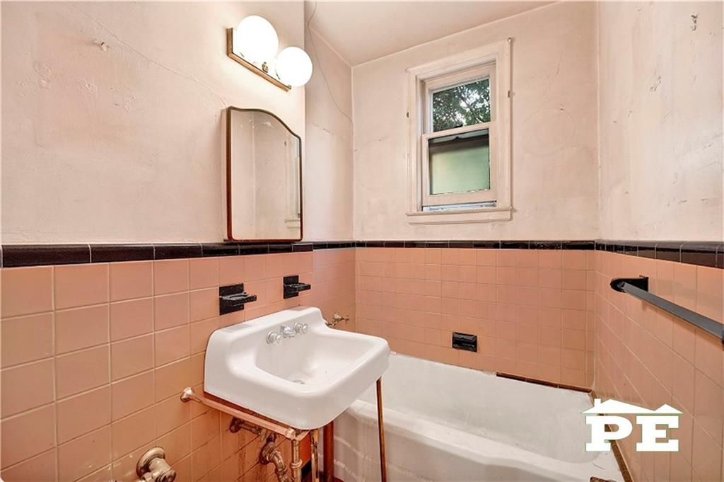 2136 East 16th Street, Brooklyn, New York, 11229 image 17