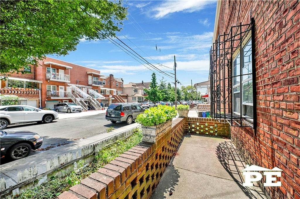2136 East 16th Street Image 3