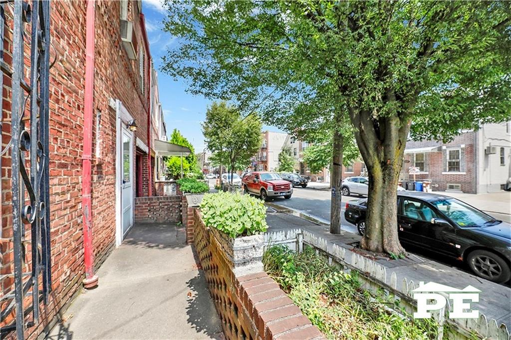 2136 East 16th Street Image 4