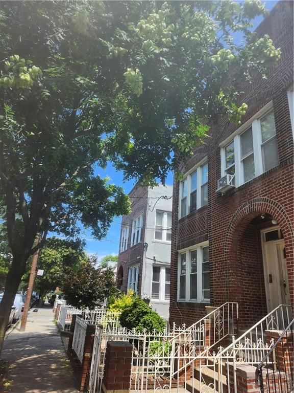 317 East 49th Street Image 5