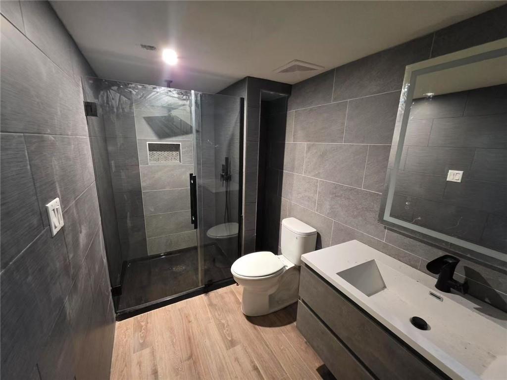 1549 84 Street Image 5
