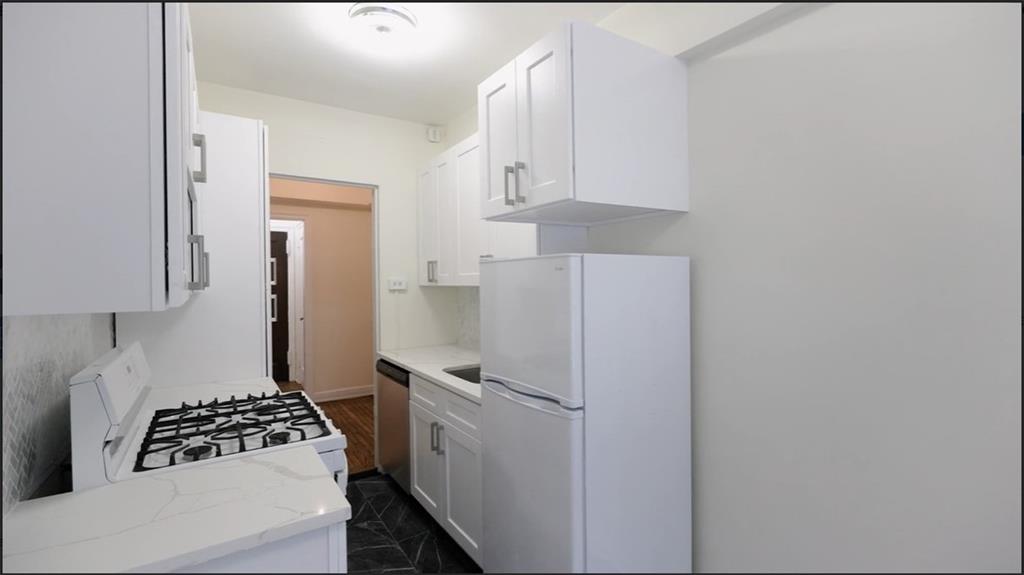 353 West 56th Street 2D, Manhattan, New York, 10019 image 16