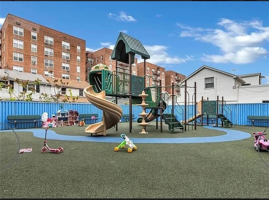 1213 Avenue  Z F33 Image 2