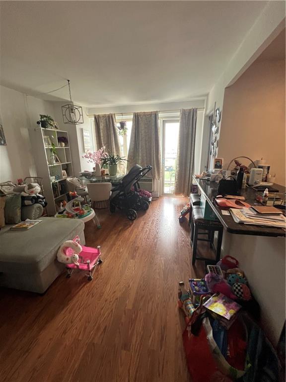 400 Cozine Avenue 9G Image 4