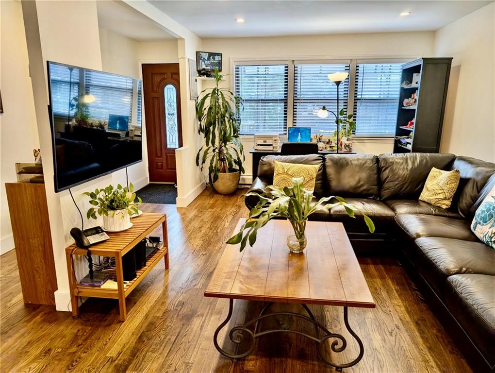9452 Ridge Boulevard Image 5