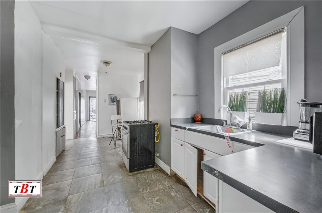 945 East 15th Street Image 5