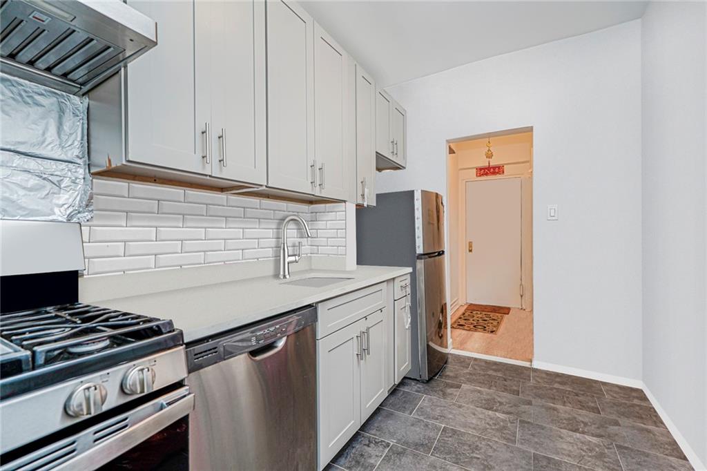 79 Avenue O B2 Image 4