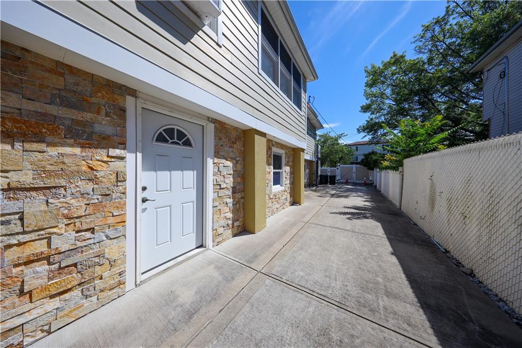 579 Greeley Avenue Image 3