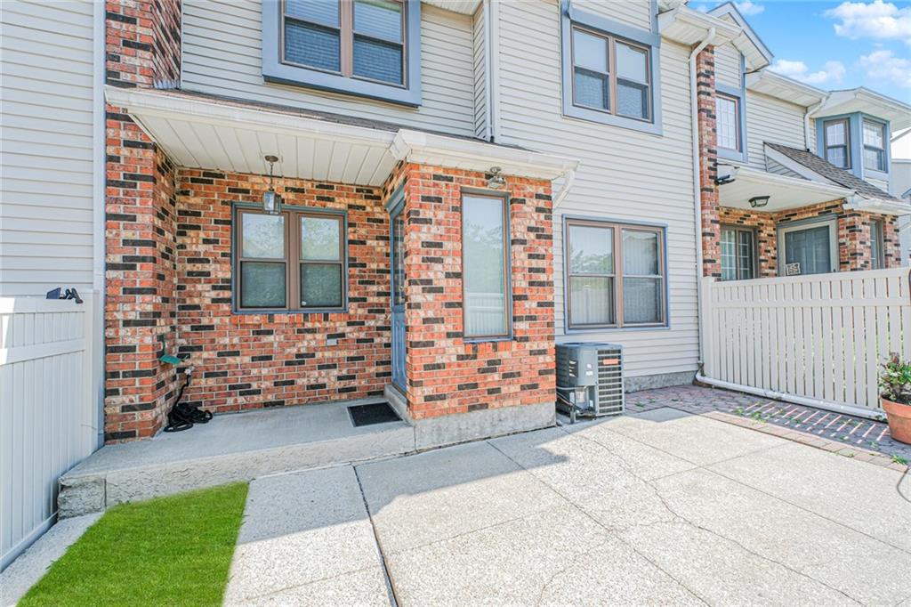 252 Ashworth Avenue Image 3