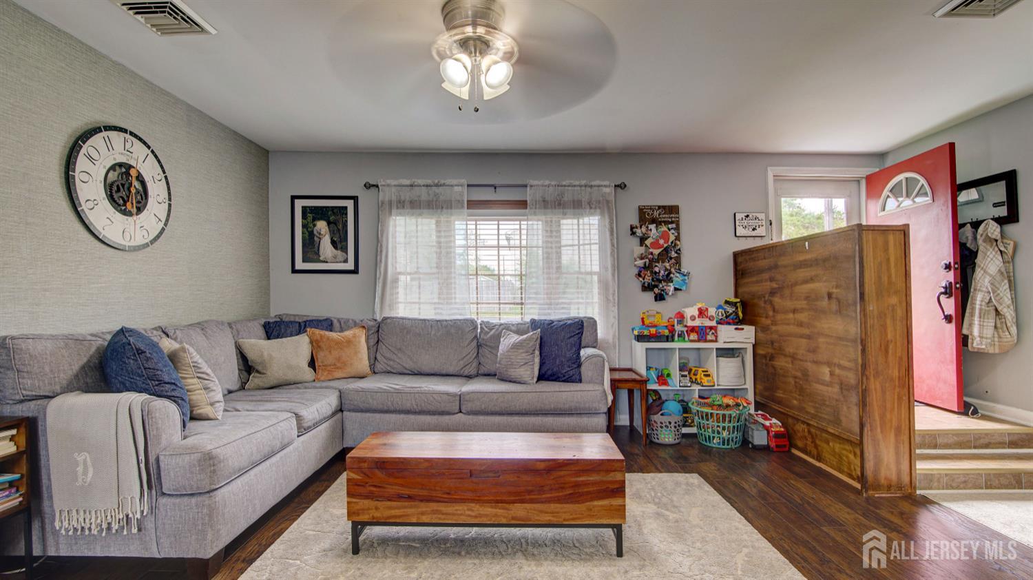 27 Carlton Avenue Image 5