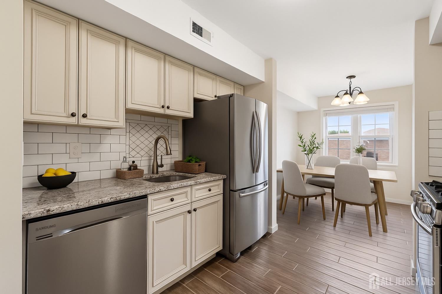 180-C Overlook Court, Woodbridge Proper, NJ, 07095