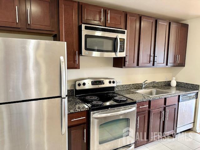110 Somerset Street 2101 Image 2