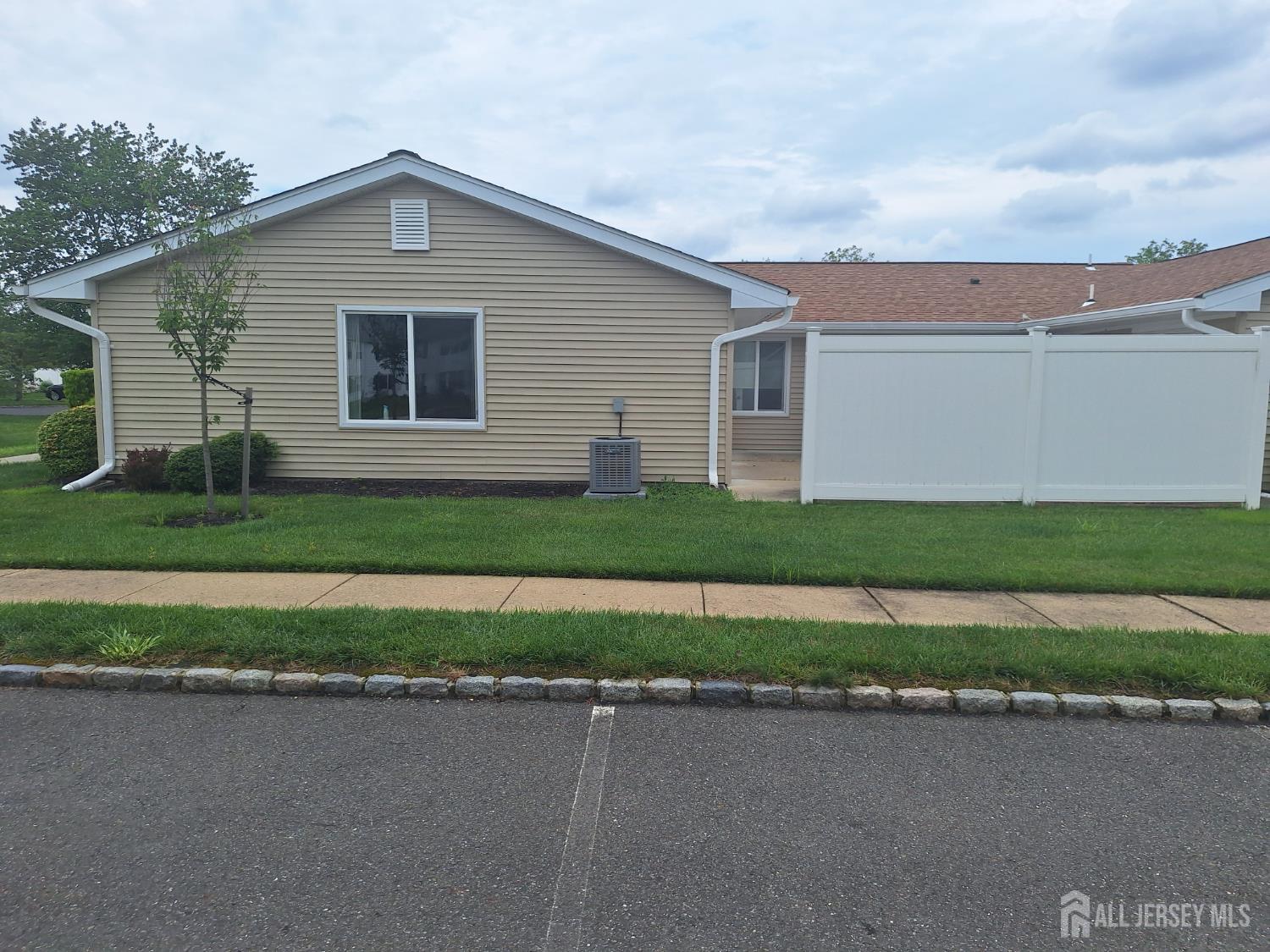 546 Cornus Plaza C Image 3