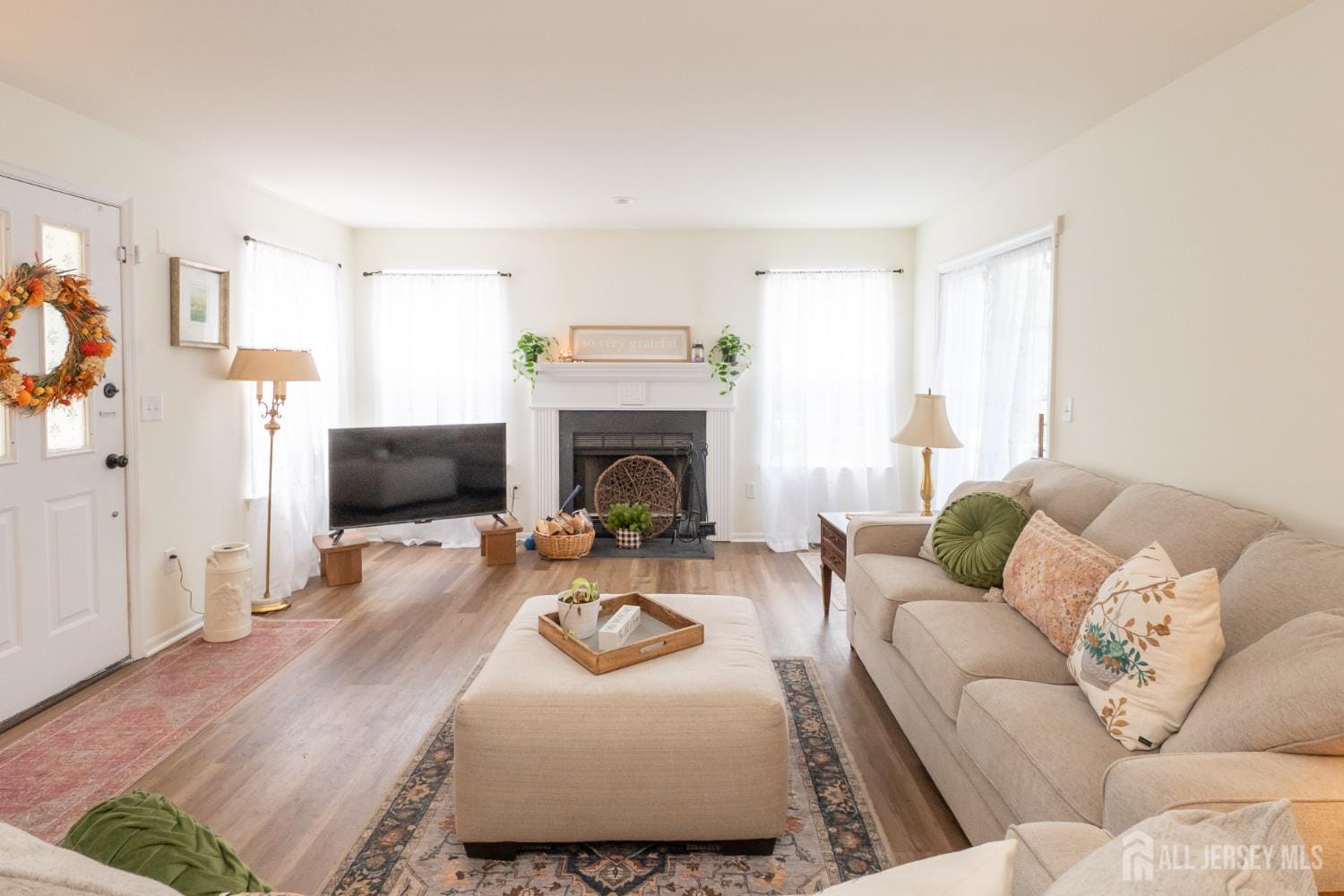 186 Barclay Court Image 3