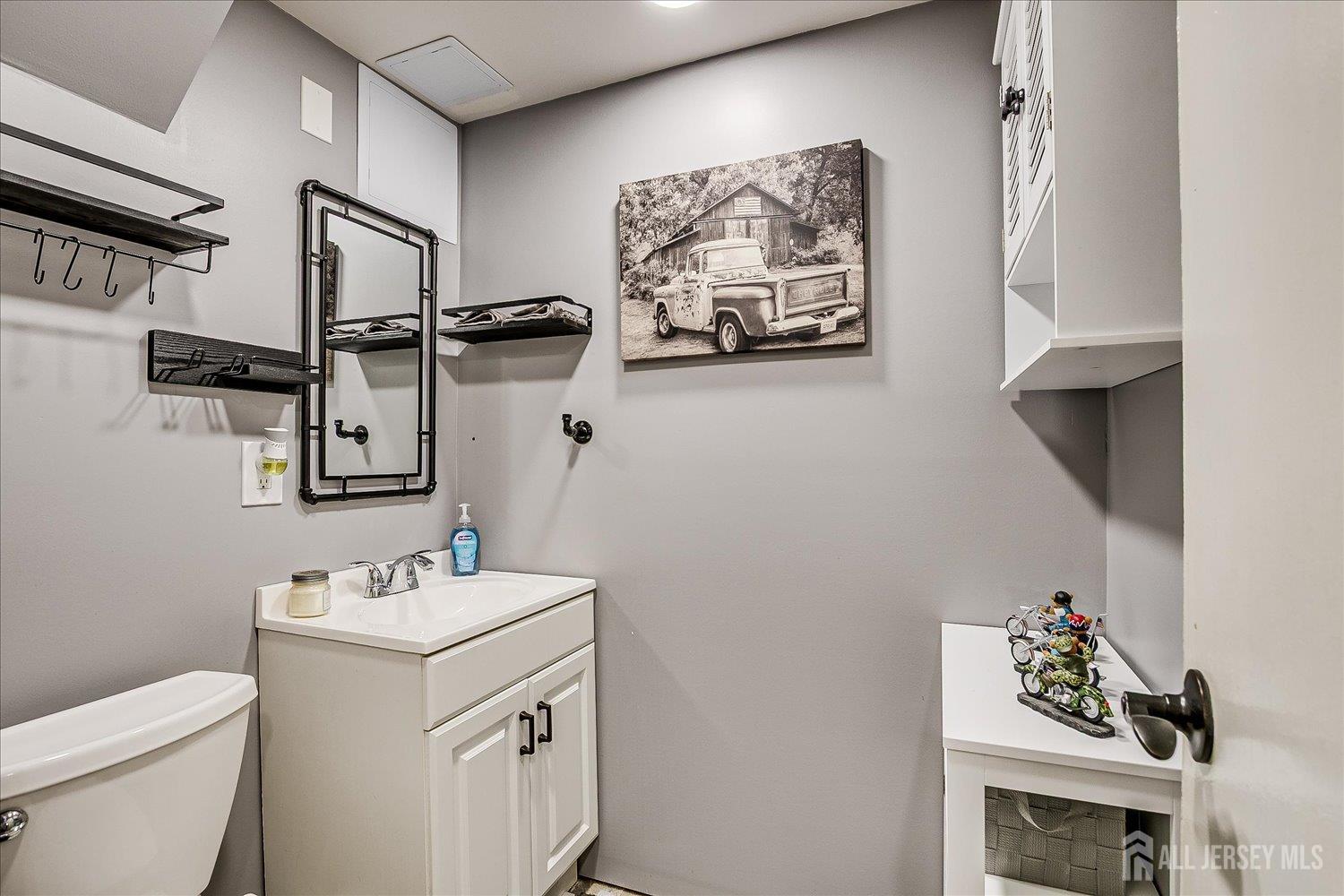 7 Caroline Place, Colonia, NJ, 07067 image 17