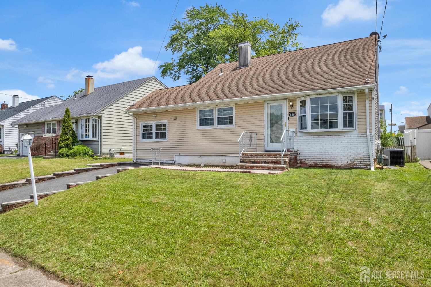 186 Tyler Avenue Image 3
