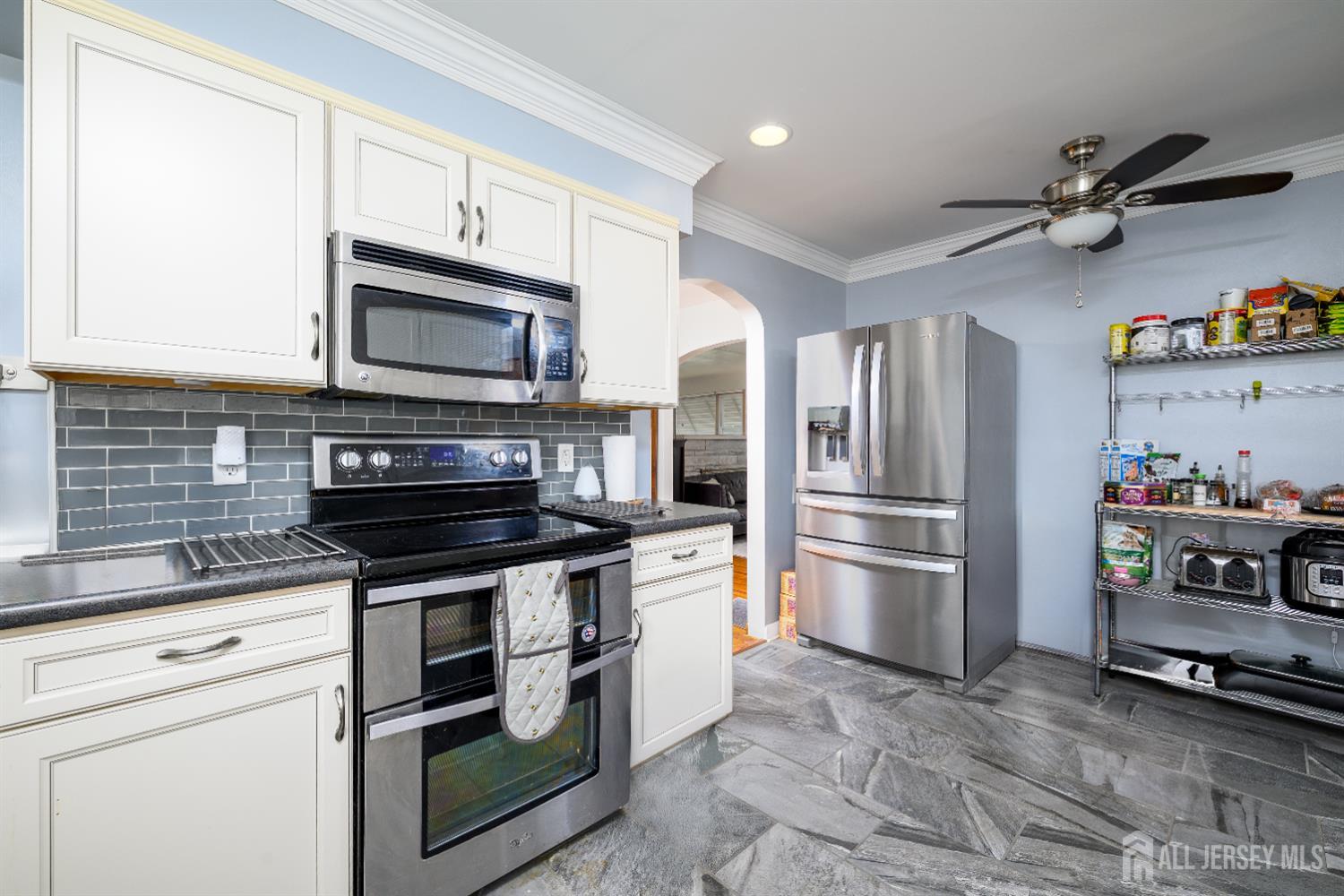 10 Mary Avenue Image 3