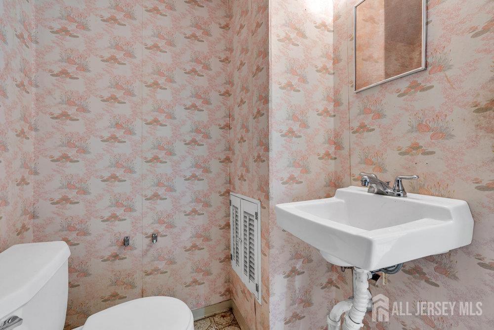 75 S McKinley Avenue, Iselin, NJ, 08830 image 23