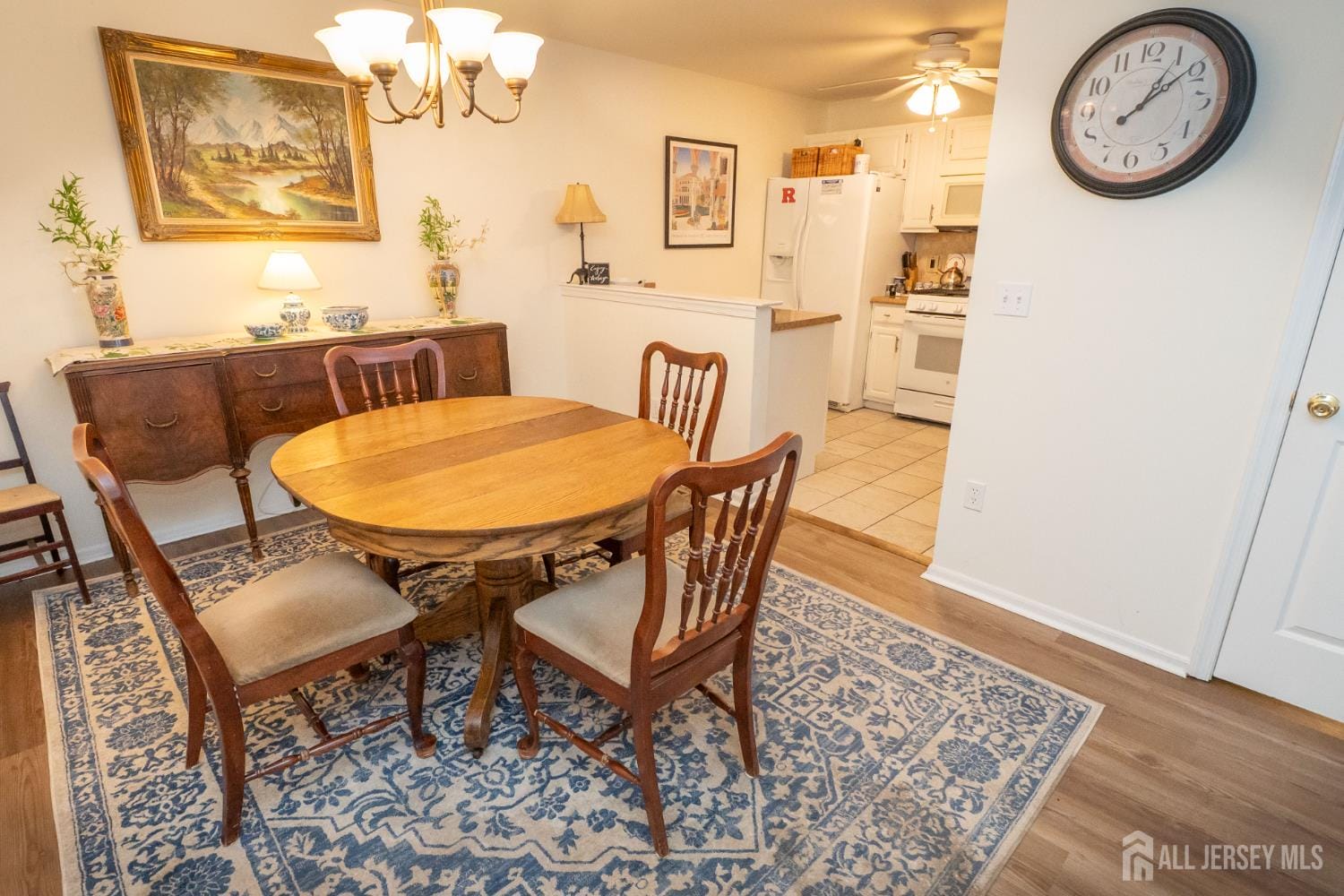 186 Barclay Court Image 5