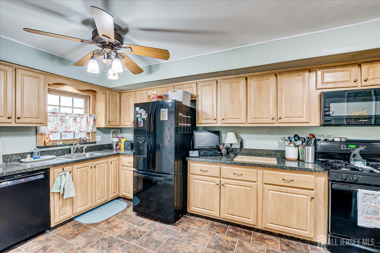 20 Market Street, Edison, NJ, 08817 image 17
