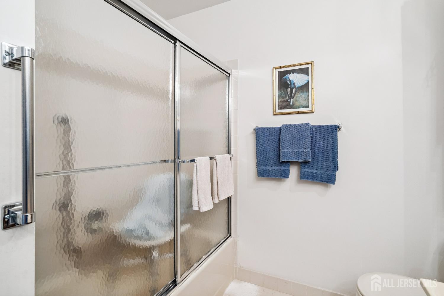 2-B Surrey Court, Monroe, NJ, 08831 image 15
