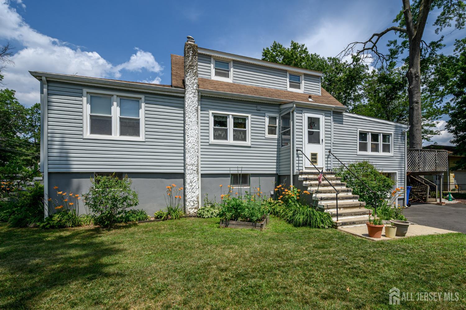 1650 Holly Road Image 2