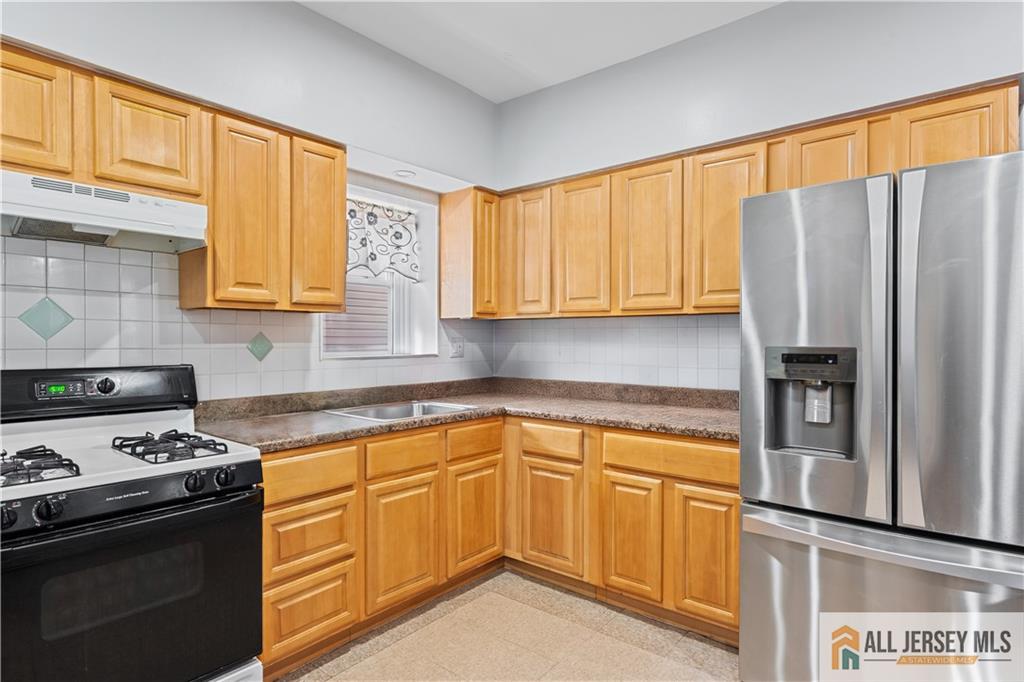 435 Ashley Street Image 4