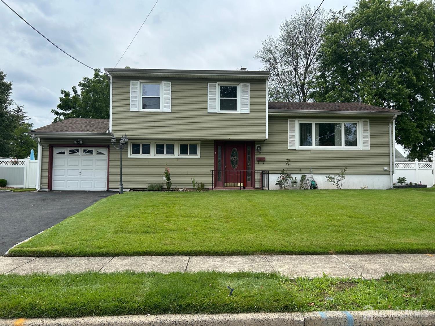 14 McGinnis Road Image 1