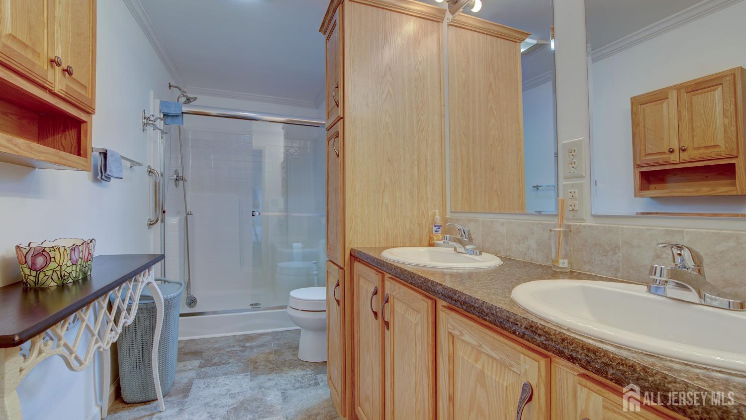 287 Woods Edge Court, Spotswood, NJ, 08884 image 31