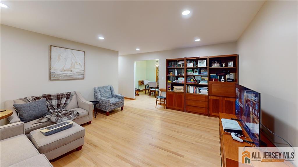 398 Waltham Avenue Image 4