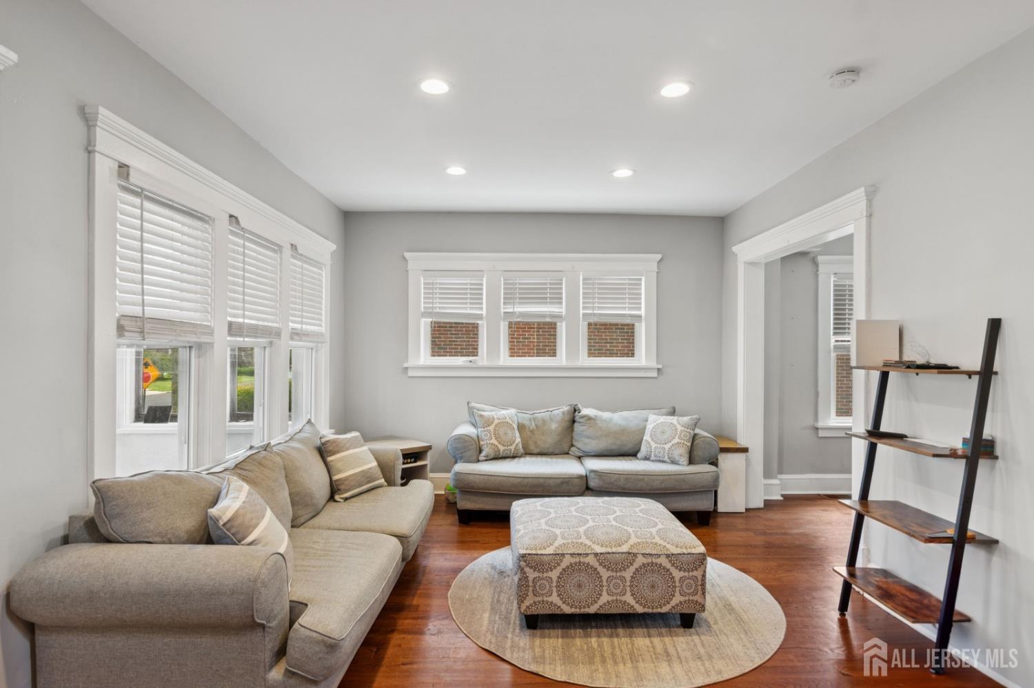 147 Grove Avenue Image 4