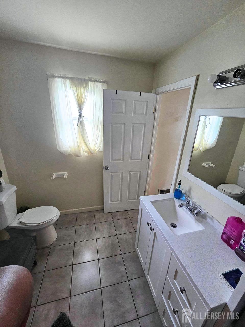439 Fairview Avenue, Colonia, NJ, 07067 image 27
