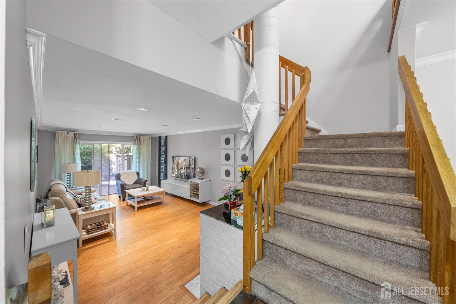1058 Schmidt Lane Image 5