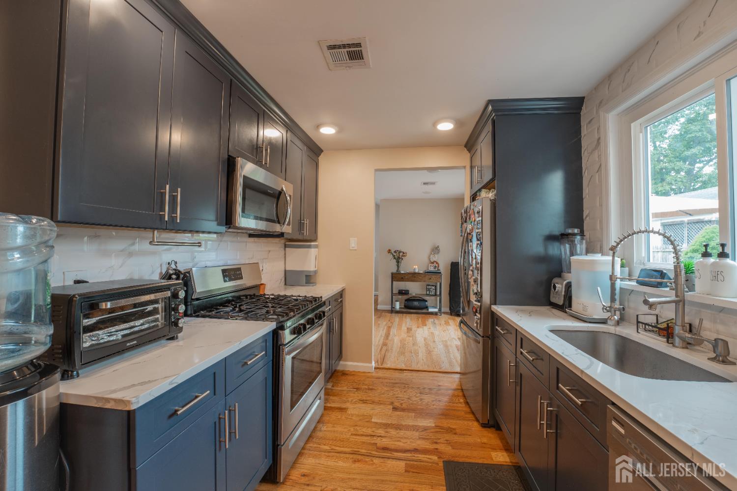68 Maple Street Image 4