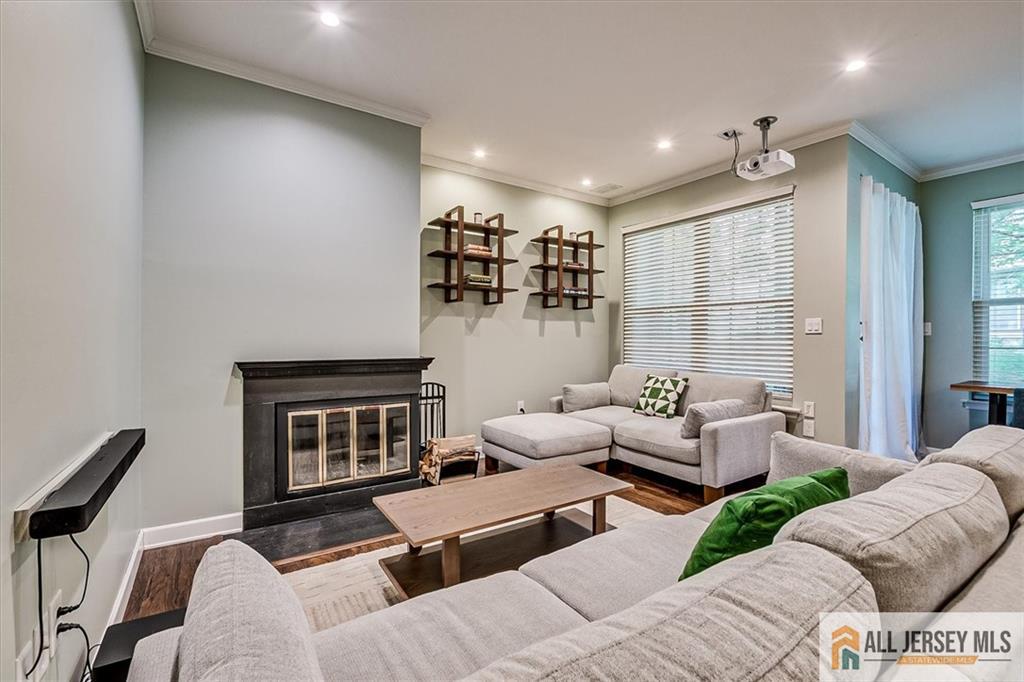 4211 Bayberry Court Image 3