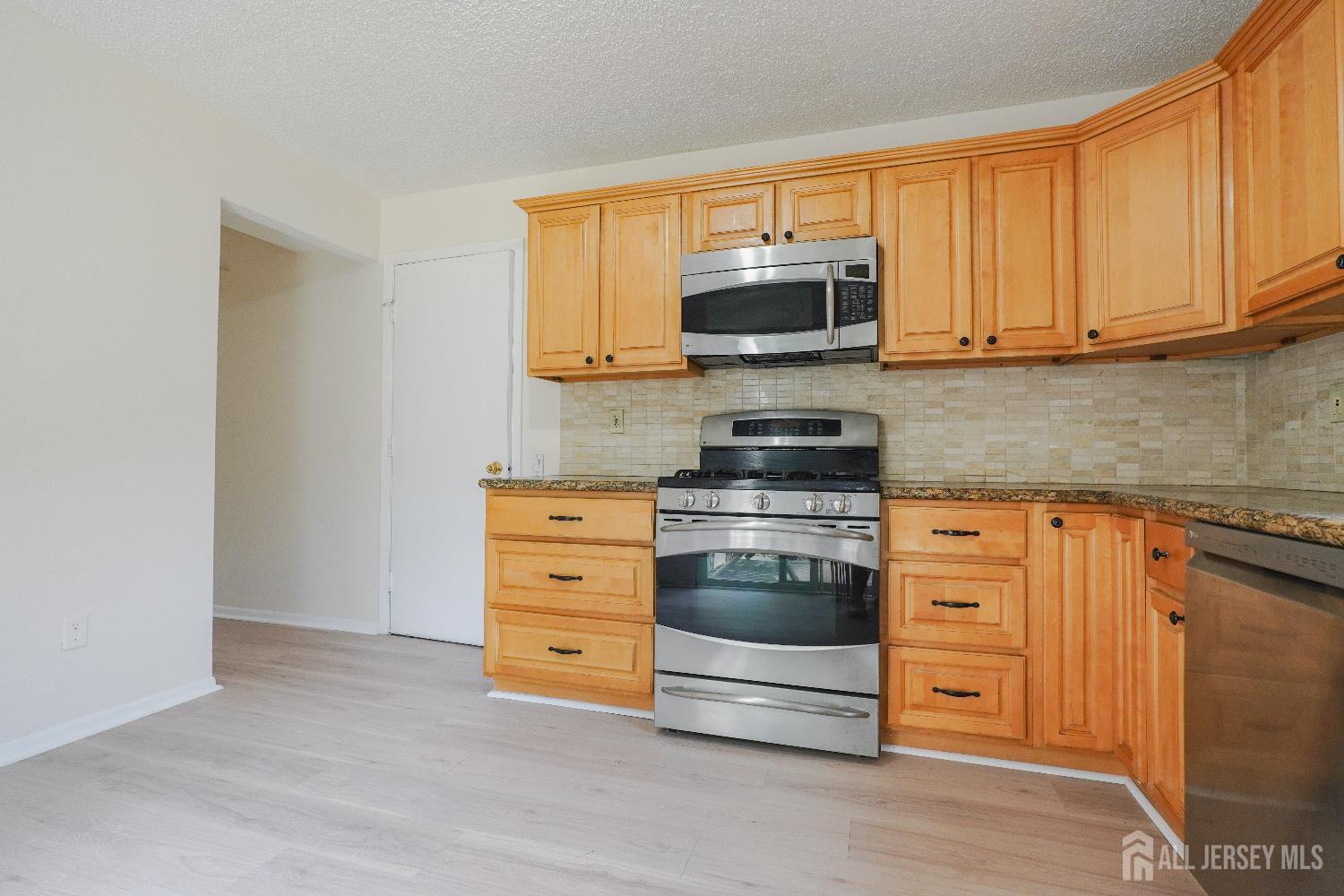 14 Carriage Place, Edison, NJ, 08820 image 17