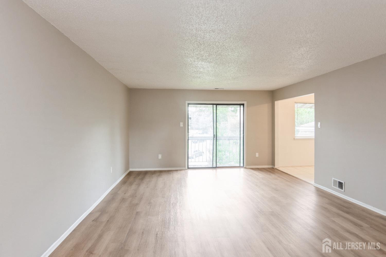 1607 Edison Glen Terrace Image 4