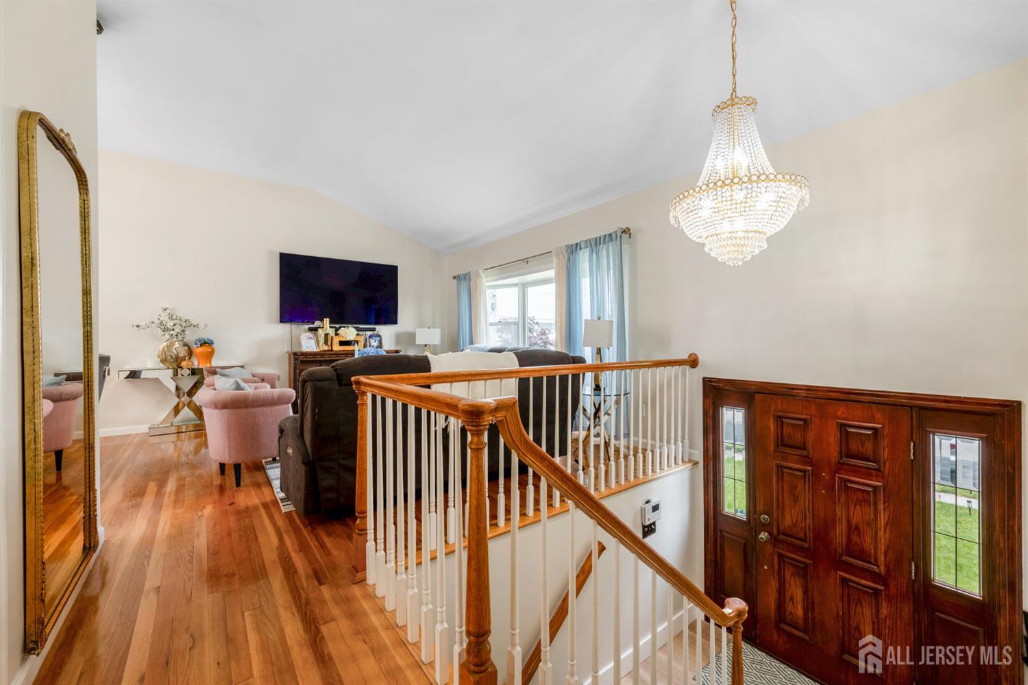 115 Vernon Way Image 5