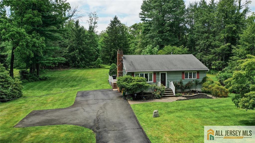 675 Georges Road Image 4