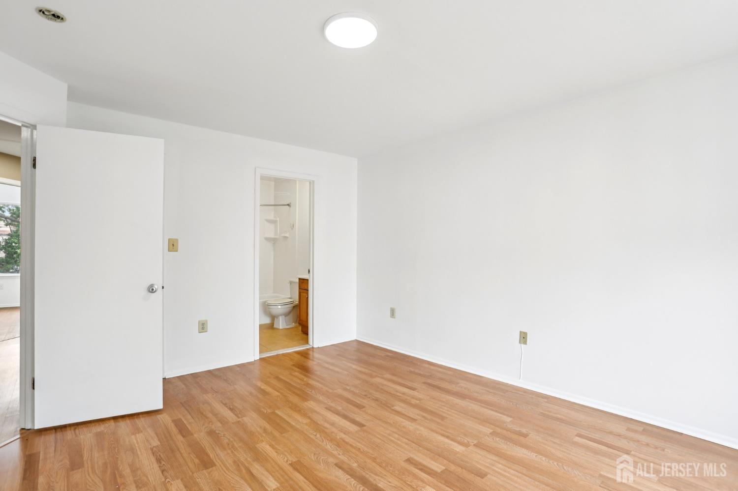306 Holly Drive, Perth Amboy, NJ, 08861 image 20
