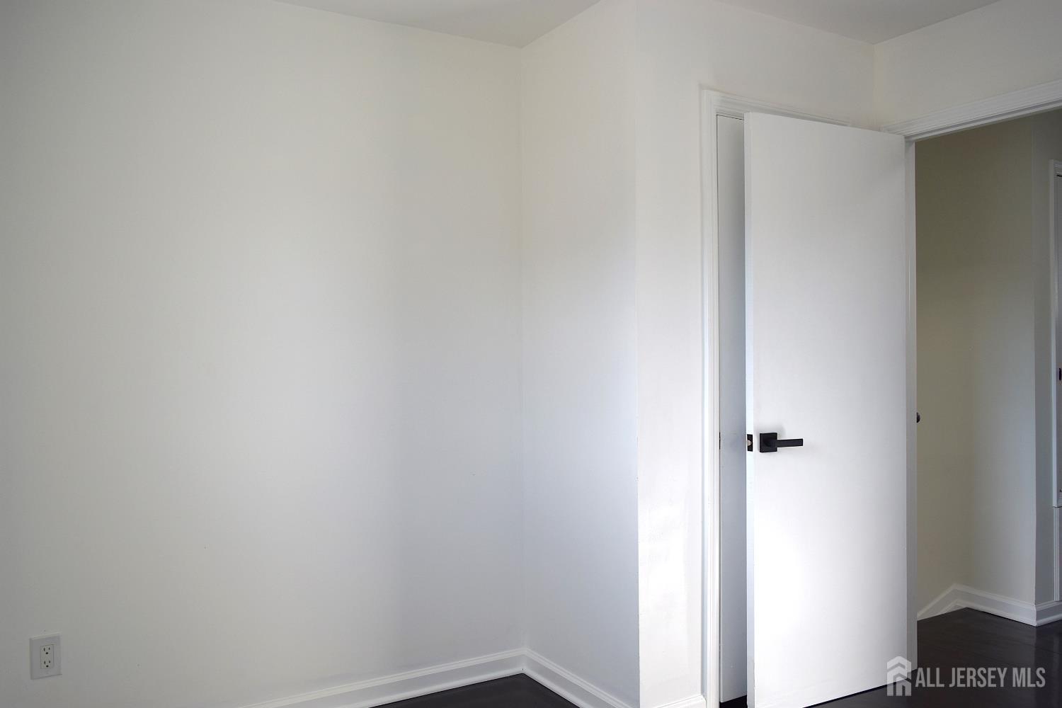 42 Roosevelt Avenue, Colonia, NJ, 07067 image 16