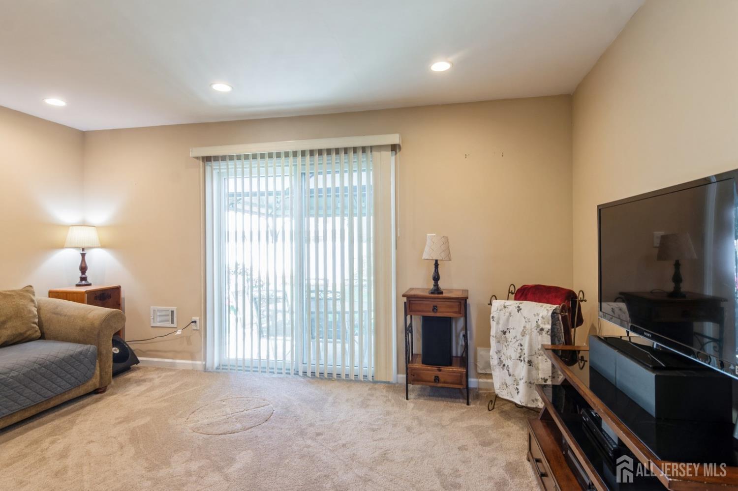 637 Bray Avenue Image 5