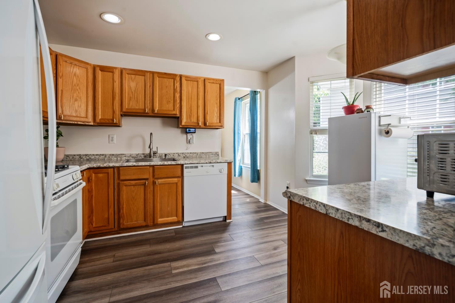 1301 Cypress Lane Image 5