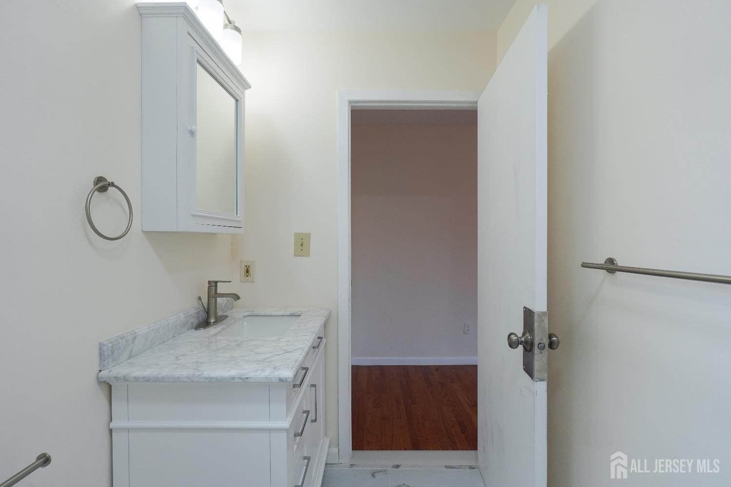 14 Carriage Place, Edison, NJ, 08820 image 37