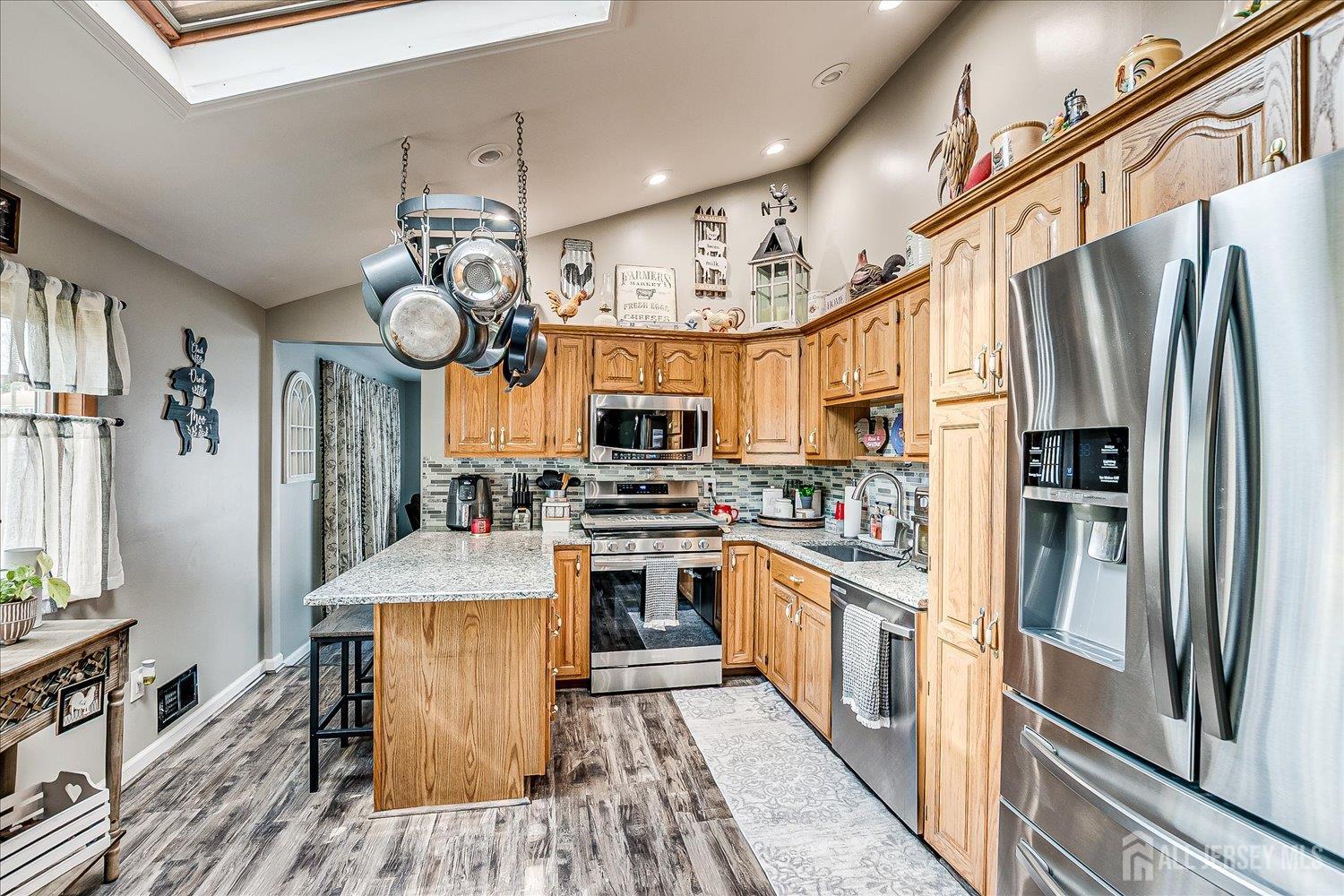 7 Caroline Place, Colonia, NJ, 07067 image 9