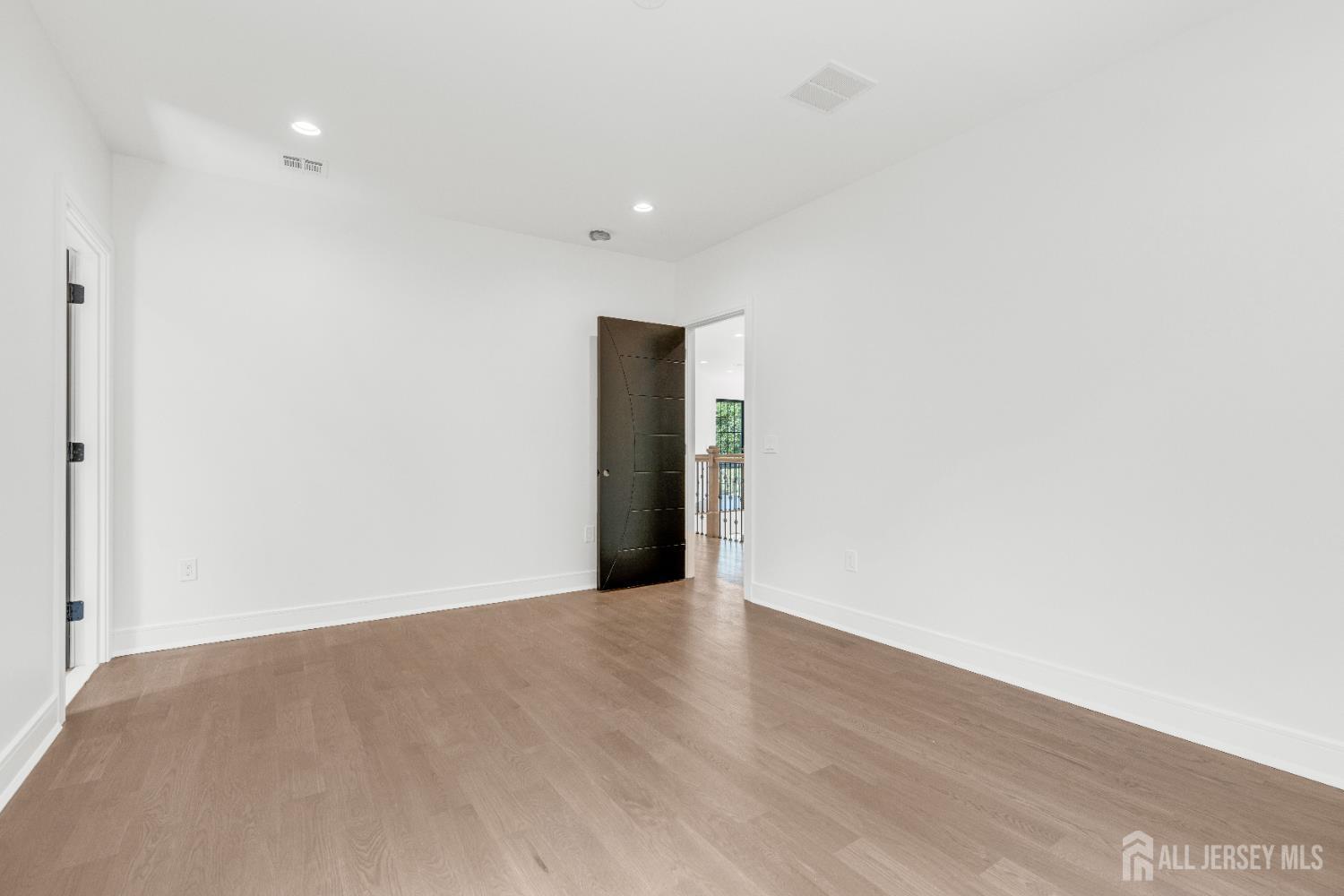 28 Harding Avenue, Edison, NJ, 08820 image 31