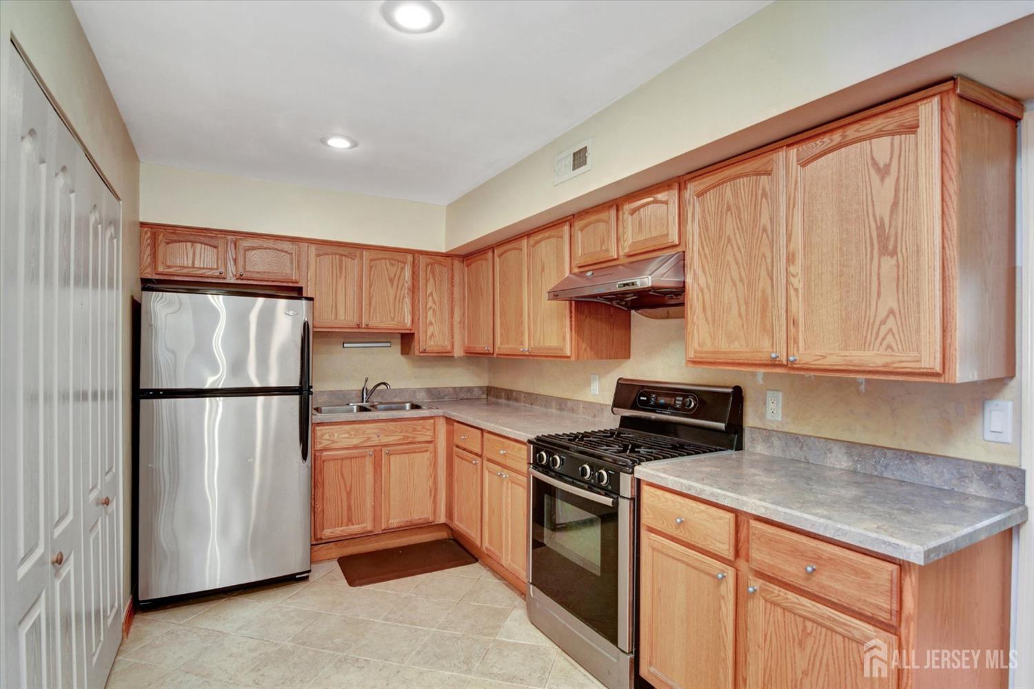 2 Maine Court B, Old Bridge, NJ, 07747 image 7