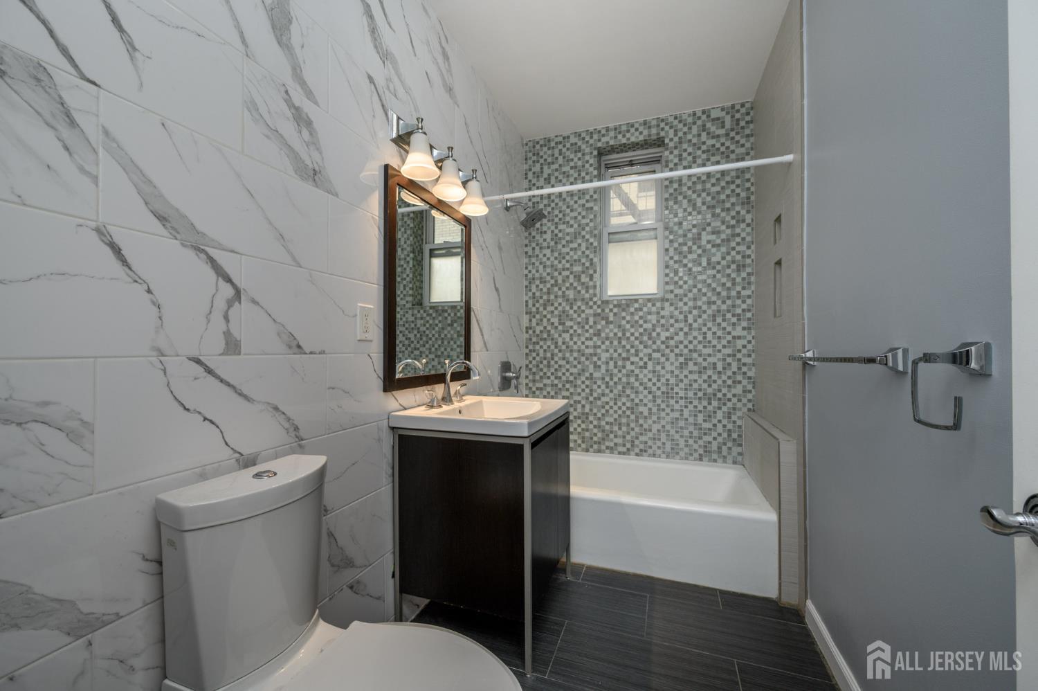 7435 Boulevard East 34, North Bergen, NJ, 07047 image 12